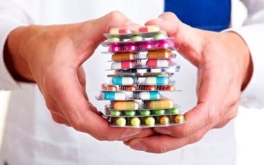 Les combinaisons de médicaments vous aideront à faire face plus rapidement à la prostatite.